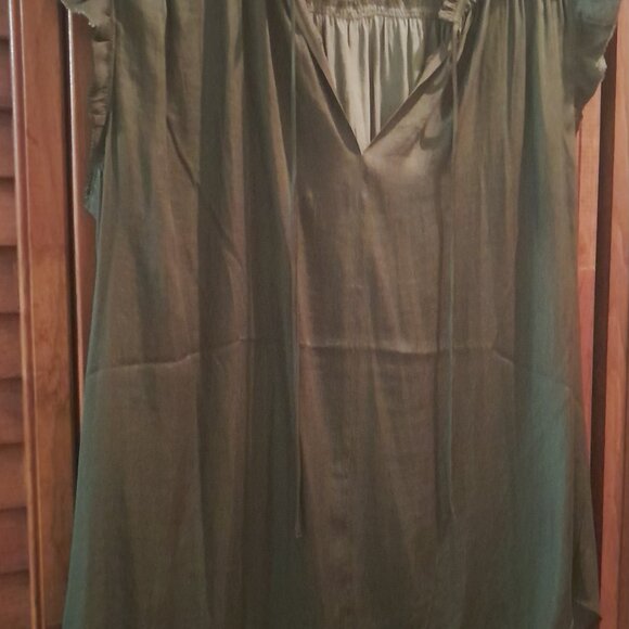 LOFT ruffled cap sleeve top - Picture 3 of 5